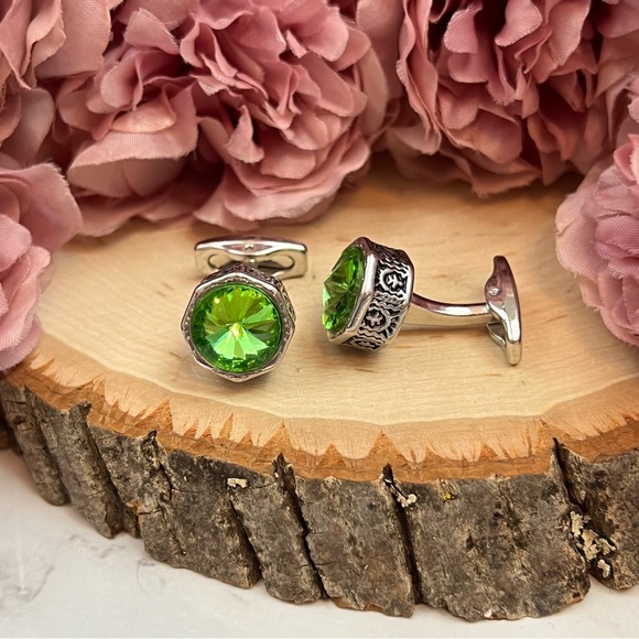 Elegant Green Peridot Silver Hexagon Cufflink - Picture 9 of 17